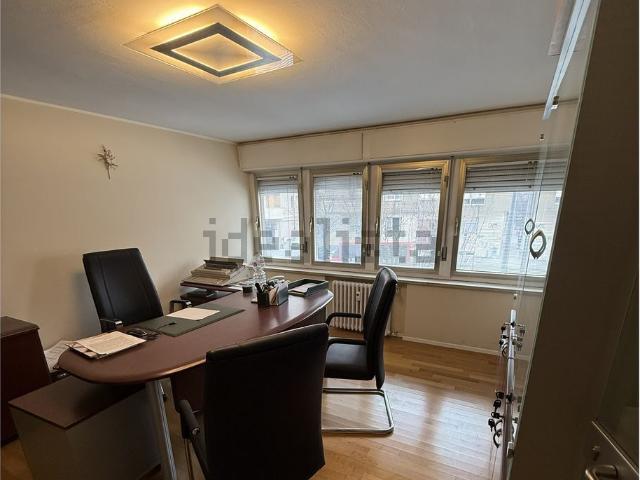Ufficio in vendita di 38 m² in Piazzale Innocenti, 7