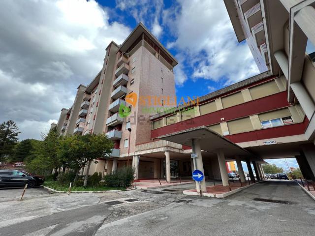 Ufficio in vendita di 390 m² in Piazza Molise