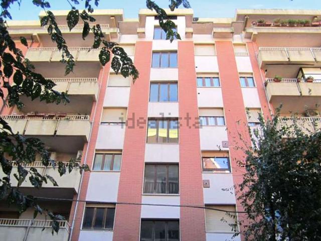 Ufficio in vendita di 390 m² in Via Antonio Gramsci