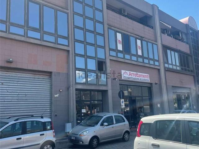 Ufficio in vendita di 210 m²