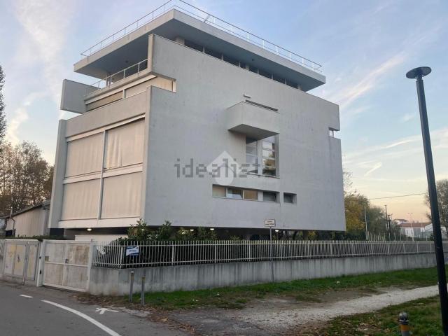 Ufficio in vendita di 40 m² in Via Giuseppe Giacosa, 3