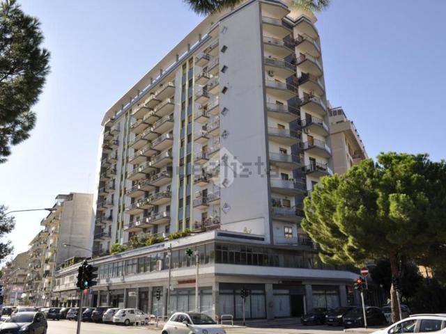Ufficio in vendita di 40 m² in Viale Giuseppe di Vittorio, 64