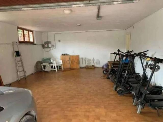 Ufficio in vendita di 415 m² in Strada Fratte, 3650