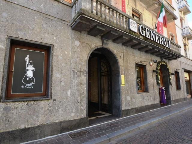 Ufficio in vendita di 427 m² in Via Antonio Gramsci, 1