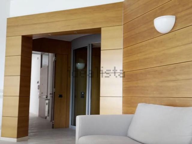 Ufficio in vendita di 420 m² in Via Martiri della Libertà