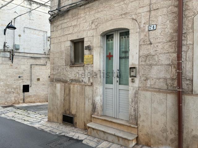 Ufficio in vendita di 43 m² in Vicolo IV Monte, 74