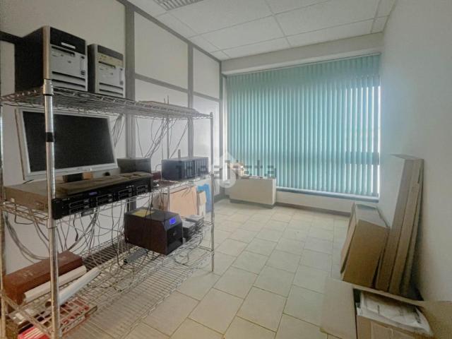 Ufficio in vendita di 440 m² in Via San Giovanni Evangelista