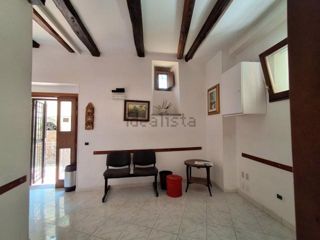Ufficio in vendita di 44 m² in Via Sant&apos Agostino