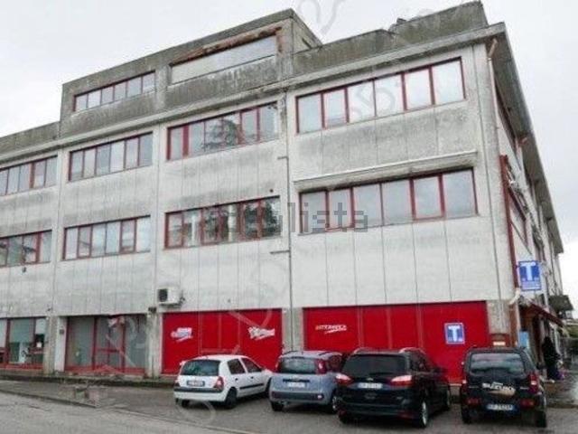 Ufficio in vendita di 450 m² in Via Ottoni, 17