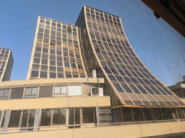 Ufficio in vendita di 453 m² in Via Pietro Giardini, 470