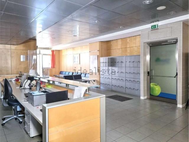 Ufficio in vendita di 464 m² in Via Roma