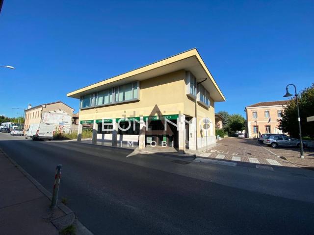 Ufficio in vendita di 462 m² in Via Roma, 19