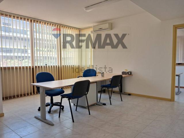 Ufficio in vendita di 46 m² in Via Martiri VI Ott 61