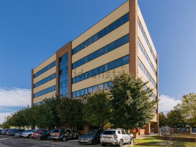 Ufficio in vendita di 474 m² in Via Giuseppe Brini, 45