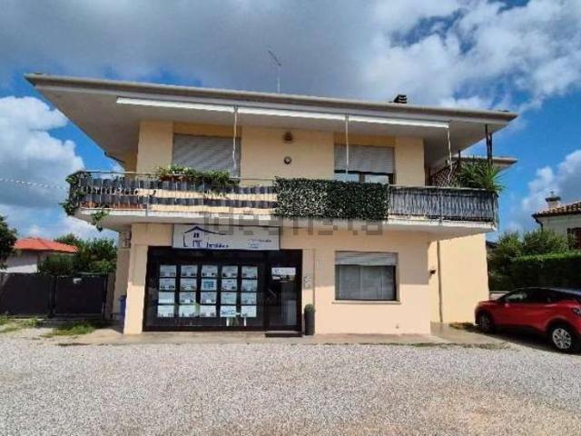 Ufficio in vendita di 47 m² in Piazza San Pio X, 1