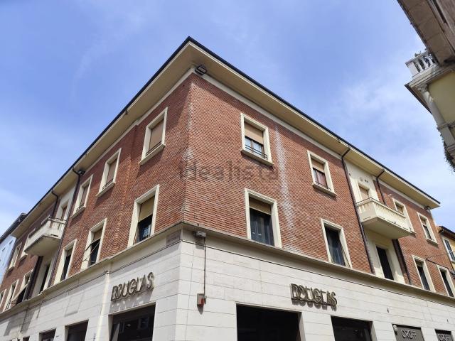 Ufficio in vendita di 490 m² in Via Giovanni Branca, 54