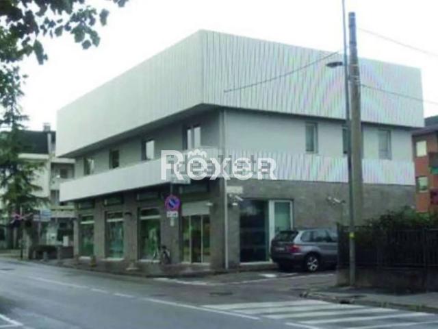 Ufficio in vendita di 491 m² in Via Terenziana, 51