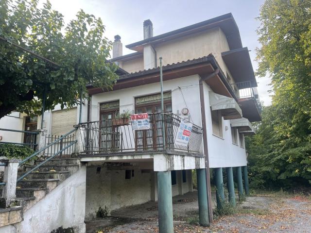 Ufficio in vendita di 500 m² in Via F.lli Rusjan