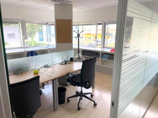 Ufficio in vendita di 503 m² in Via Trieste, 8