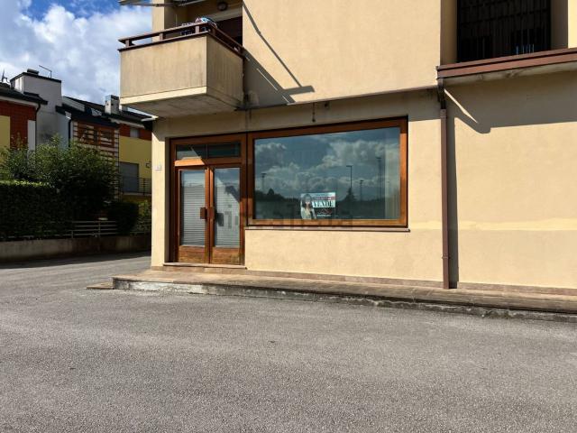 Ufficio in vendita di 50 m² in Via Dino Buzzati, 54