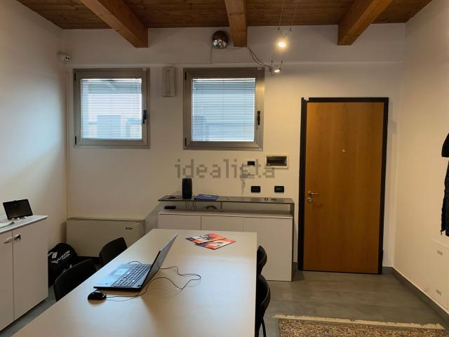 Ufficio in vendita di 50 m² in Via Modena, 5