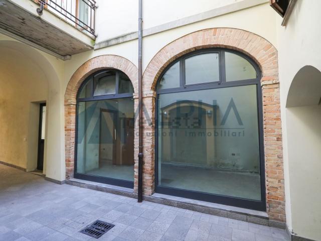 Ufficio in vendita di 50 m² in Via Roma