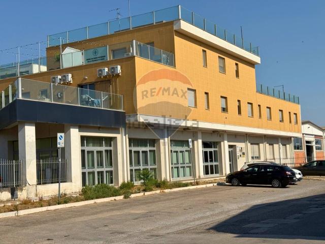 Ufficio in vendita di 50 m² in Via Tratturo Castiglione, 26