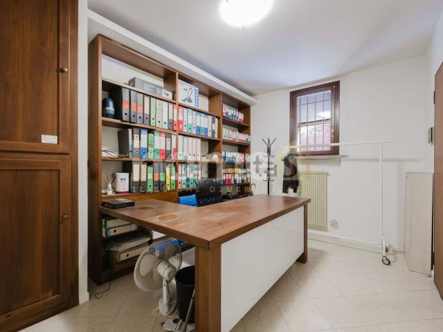 Ufficio in vendita di 50 m² in Vicolo del Falcone, 22