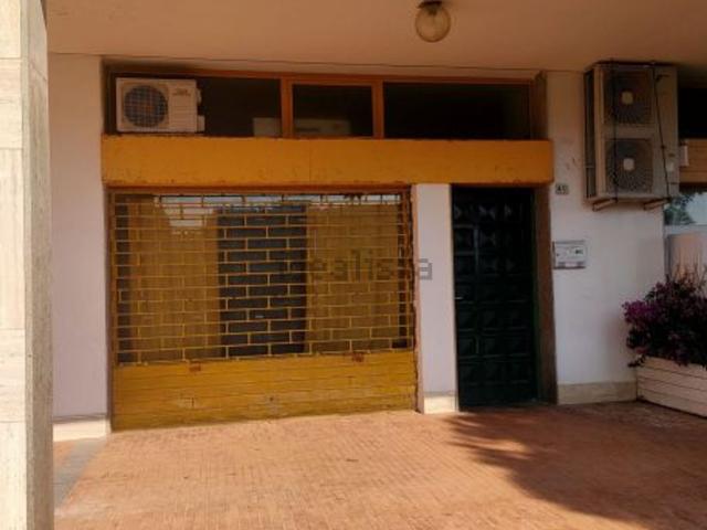 Ufficio in vendita di 50 m² in Lungomare Italia, 4
