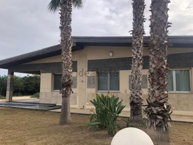 Ufficio in vendita di 515 m² in Contrada Brucazzi