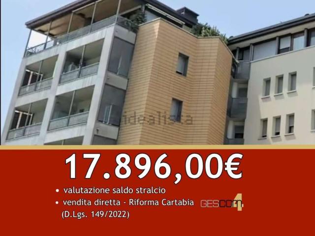Ufficio in vendita di 527 m² in Via dei Molini