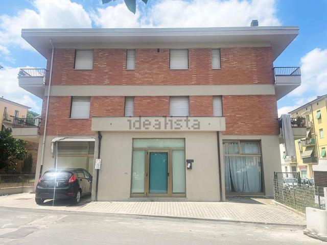 Ufficio in vendita di 52 m² in Via Senese, 76