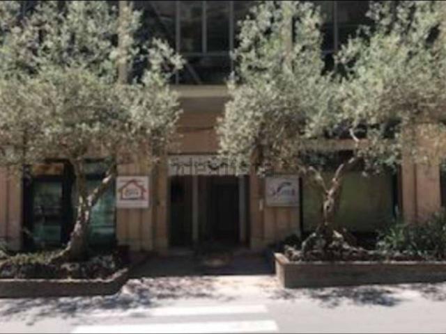 Ufficio in vendita di 539 m² in Via Vittorio Emanuele