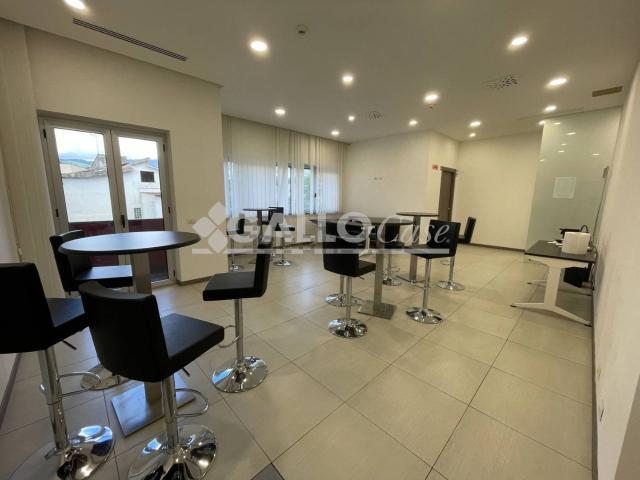 Ufficio in vendita di 530 m² in Contrada Cutura
