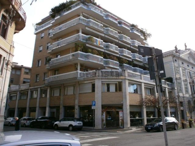 Ufficio in vendita di 53 m² in Via Giuseppe Giusti, 24