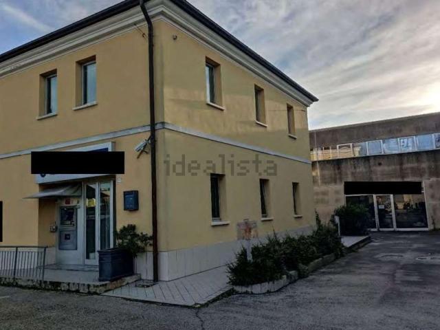 Ufficio in vendita di 53 m² in Via Enrico Mattei
