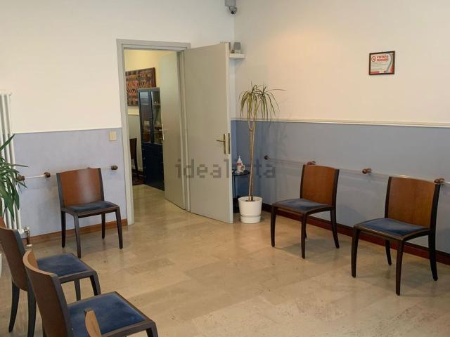 Ufficio in vendita di 53 m² in Via Monte Grappa