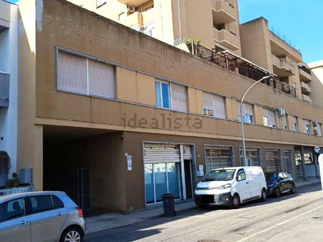 Ufficio in vendita di 550 m² in Via Giovanni Canalis, 32