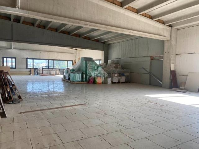Ufficio in vendita di 550 m² in Via Gino Bartali