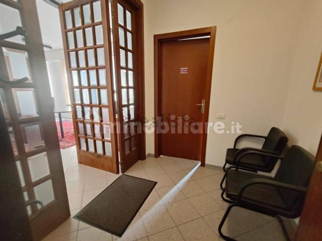 Ufficio in vendita di 55 m²