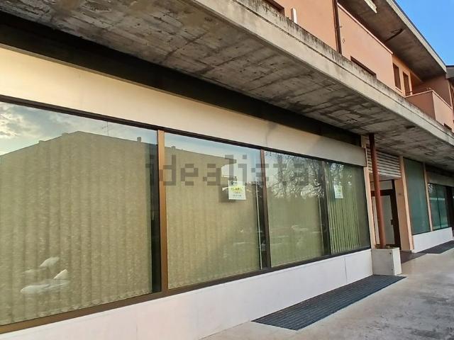Ufficio in vendita di 55 m² in Via Gabriele D&apos Annunzio, 3