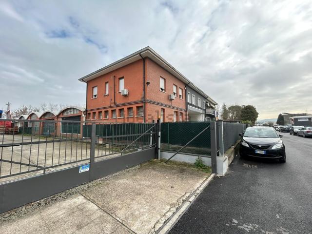Ufficio in vendita di 55 m² in Via Lazio, 7