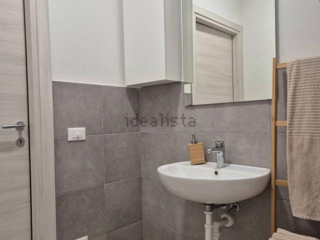 Ufficio in vendita di 55 m² in Via Varesche, 36