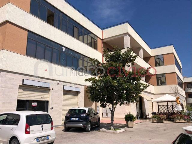 Ufficio in vendita di 55 m² in Viale degli Artigiani, 9