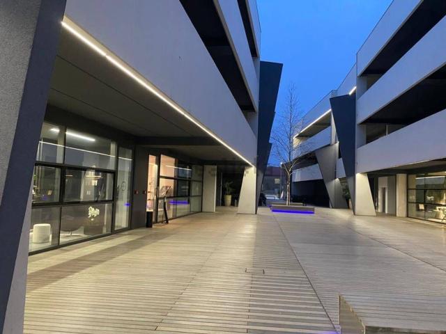 Ufficio in vendita di 568 m² in Via Maestri Calzaturieri del Brenta, 32