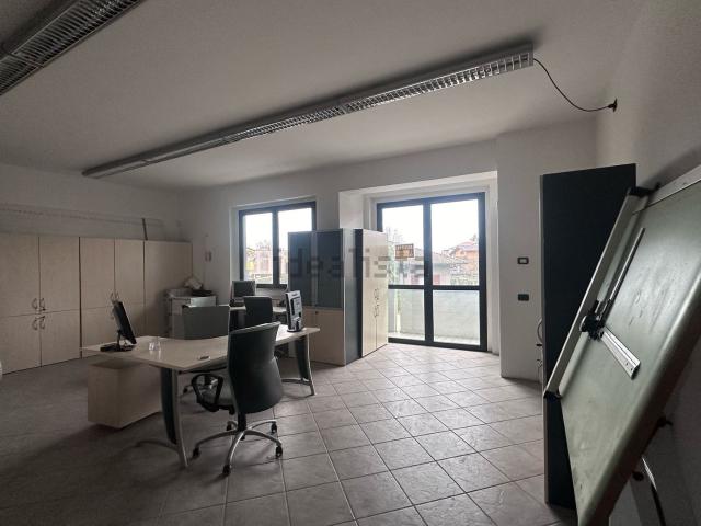 Ufficio in vendita di 57 m² in Via Sempione