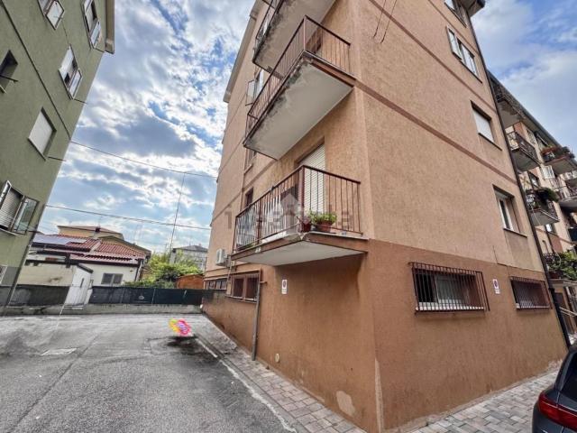 Ufficio in vendita di 59 m² in Via Ettore Fieramosca, 9