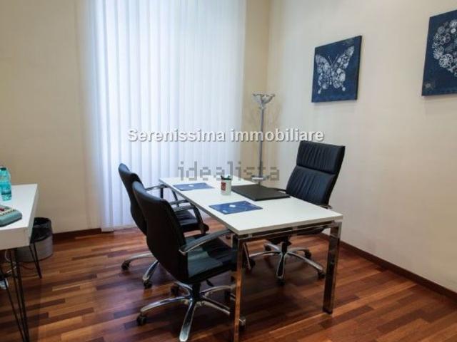 Ufficio in vendita di 59 m² in Via Morciola