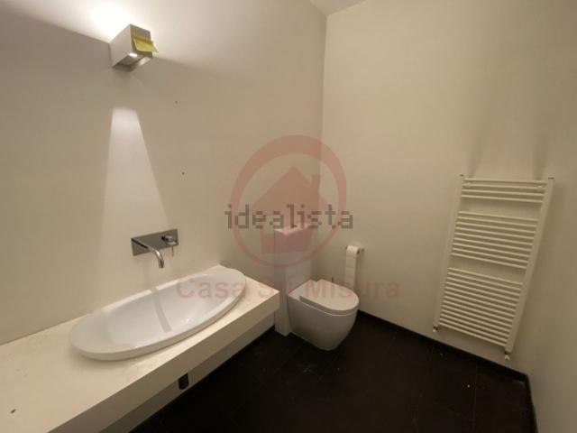 Ufficio in vendita di 600 m² in Via Niccolò Tommaseo