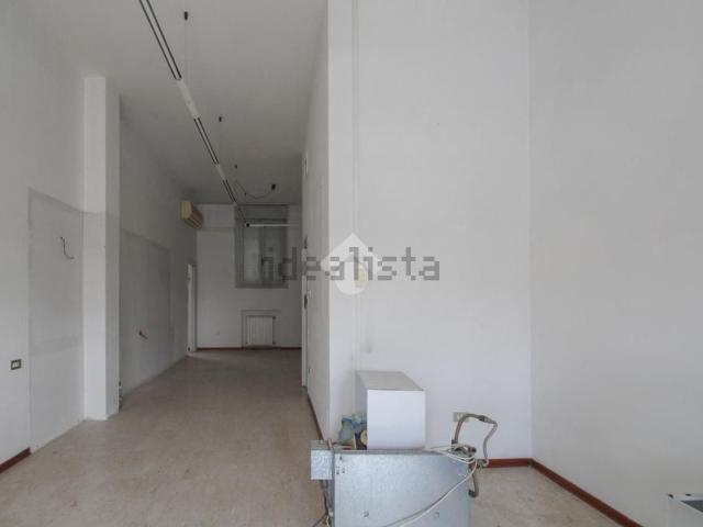 Ufficio in vendita di 60 m² in Via Achille Grandi